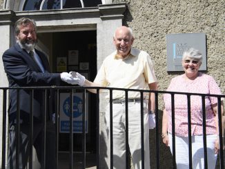 Handing over Observatory Medal to Registry Office. Image credit: Ian Maginess